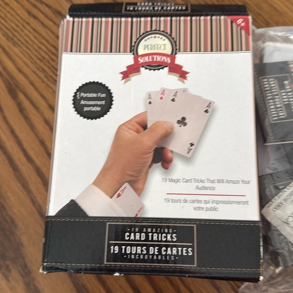 Perfect Solutions 19 Amazing Card Tricks - Picture 5 of 6